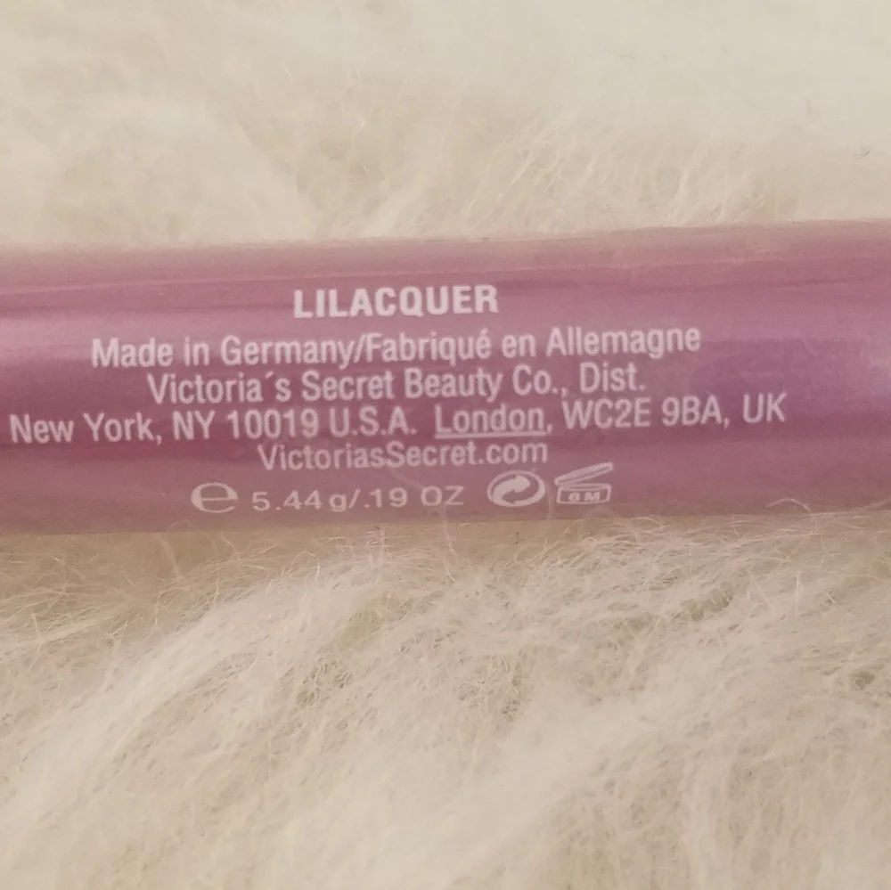 🆕 VS BEAUTY RUSH CHUBBY EYE STICK IN LILACQUER
